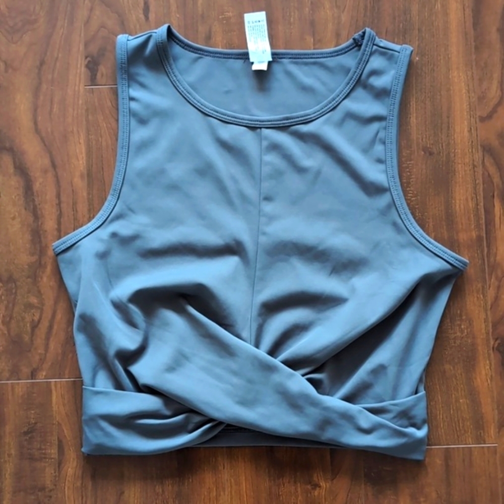 ⭐3/$15 crop workout top